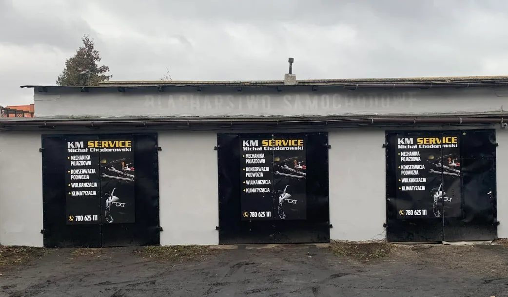 Budynek warsztatu KM Service - blacharstwo samochodowe